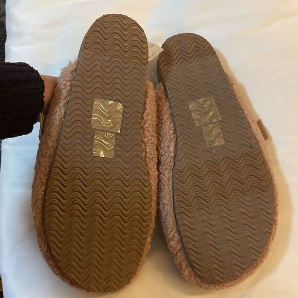 J. Crew sherpa style tan buckle clog slippers - Picture 4 of 6